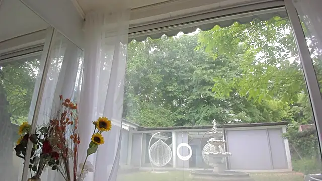 Ella_Vee