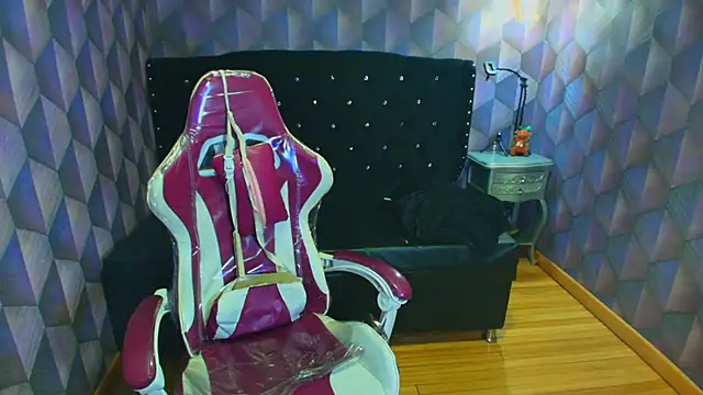 AnnyFoxx