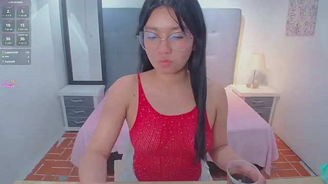 chaneelstark - Chaneelstark's free webcam - UK Sex Cams