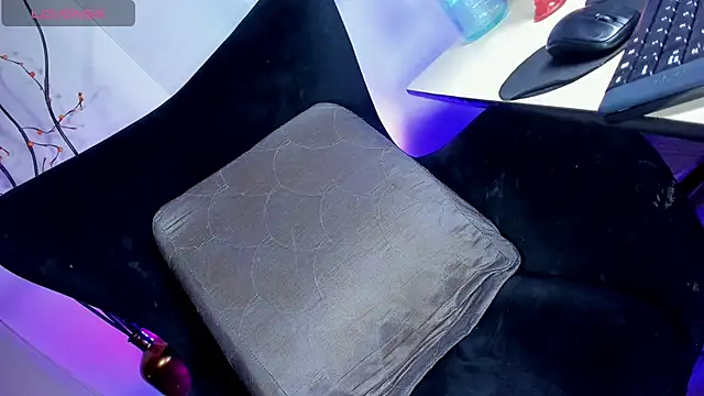 MargaretQualley live sex cam