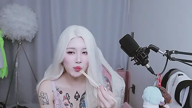 MISA_02's chatroom