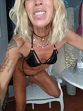 Weloveblue Live Webcam on Stripchat