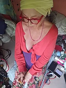 hot-muci - Hot-Muci's free webcam - UK Sex Cams