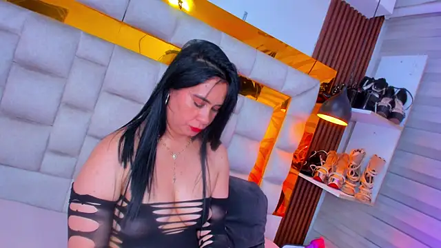 bigass_monic live sex cam