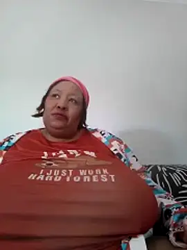 nancy111 (F milf) - Make me squit and cum on my toy