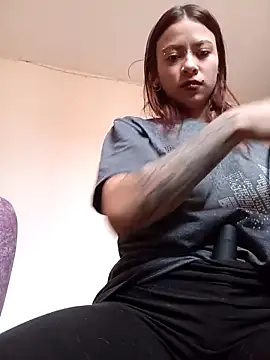 auroraamoonn - AuroraaMoonn's free webcam - UK Sex Cams