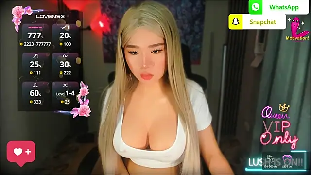 xBigSurpriseLorainex webcam