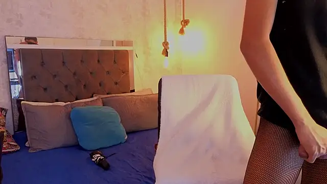 dave_eliot (M twink) - show oil in my ass, and nipples