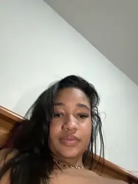 hillarymoreninha - Hillarymoreninha's free webcam