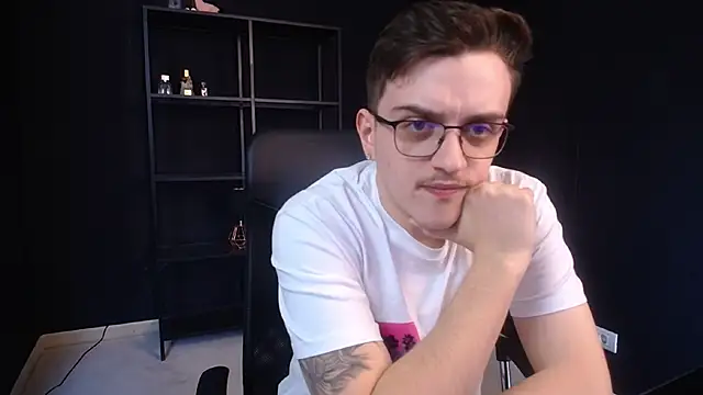 felixstarkk - FelixStarkk's free webcam - UK Sex Cams