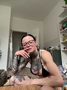  SkinnyLilly chat room