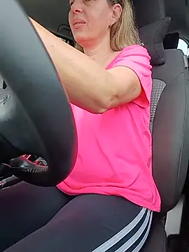 uber_babe (F milf) - Flash panties outside