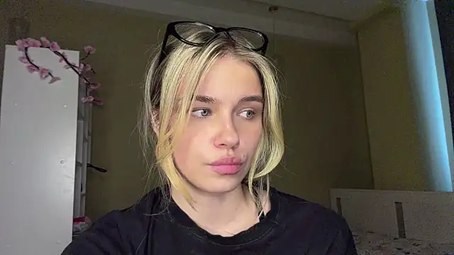 earthastinett - EarthaStinett's free webcam - UK Sex Cams
