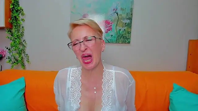 iamyourdream89 - Iamyourdream89's free webcam - UK Sex Cams
