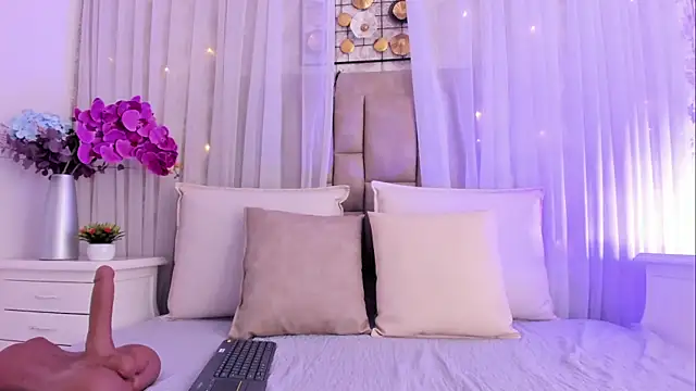 CannelaSmith webcam