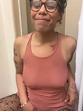 Desirae_Luciano
