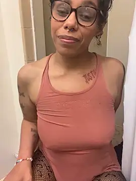 Desirae_Luciano