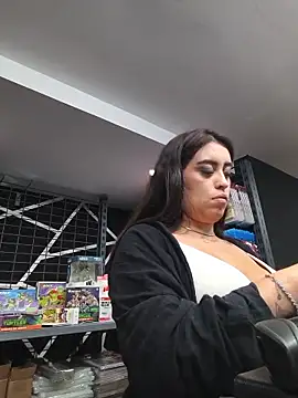 MissNyraSecret webcam