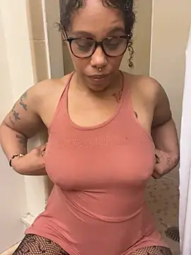 Desirae_Luciano