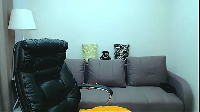 lilumoon__ - LiluMoon__'s free webcam - UK Sex Cams