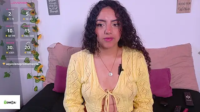 emiily_curly