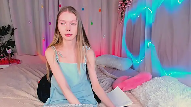 lada2k4 - Lada2k4's free webcam - UK Sex Cams