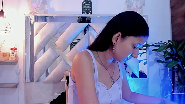 sofy_bonnet1 - Sofy_bonnet1's free webcam - UK Sex Cams