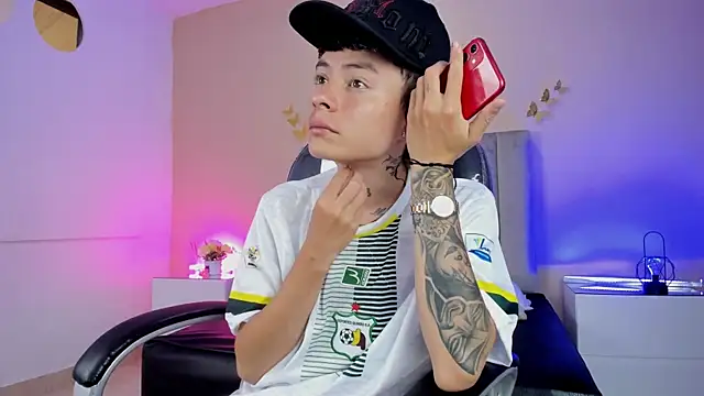 nascary_fox (M twink) - CUM PUBLIC