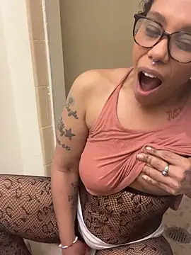 Desirae_Luciano webcam