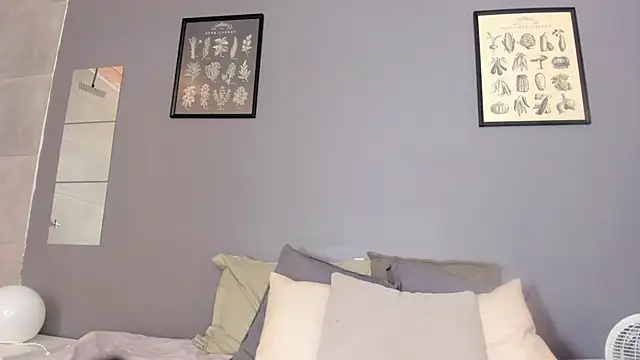 charlotte_lovee_ (F young) - Pinch nipples + saliva