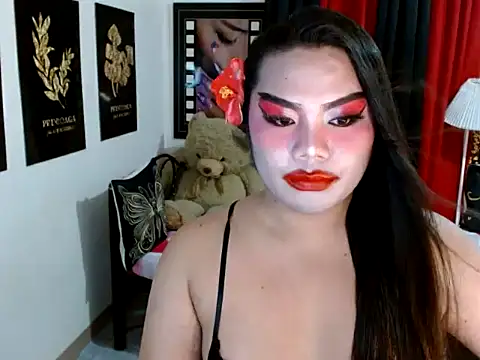 TSbrianaHugeCock live sex cam