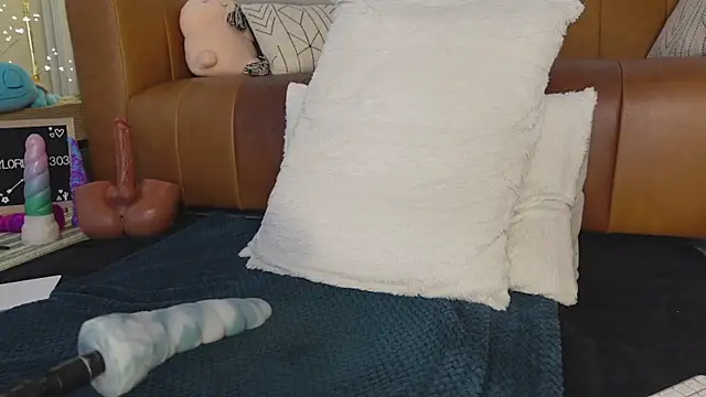 Taylorlove303 webcam