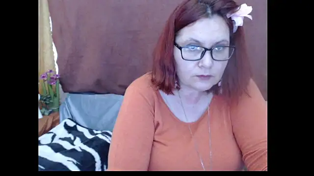 PlayfullMature webcam