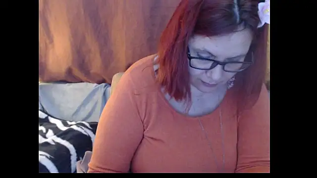 PlayfullMature webcam
