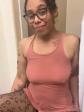 Desirae_Luciano webcam