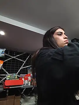 MissNyraSecret webcam