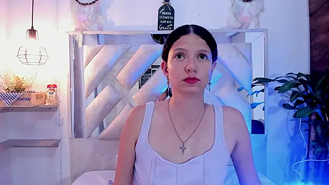 sofy_bonnet1 webcam