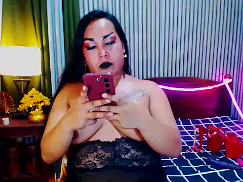 CumFactoryLuna webcam