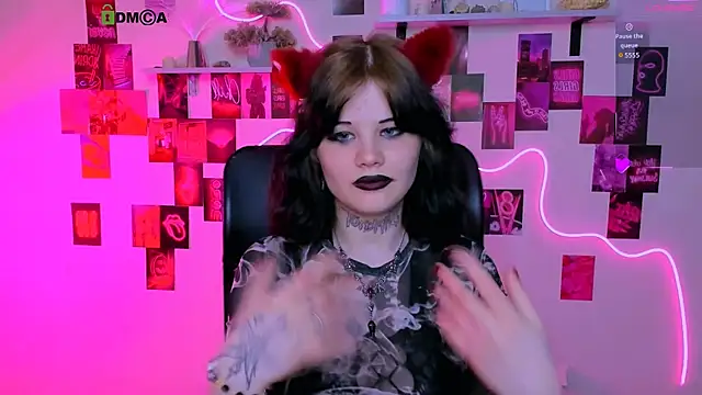 nikki_kiss_ webcam