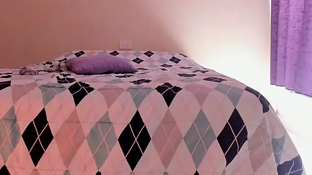 atenas_05_ (F young) - spanks ass