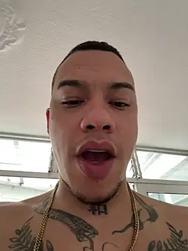 AlphaMasterXxx webcam