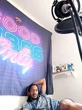 Mikaaa97 webcam