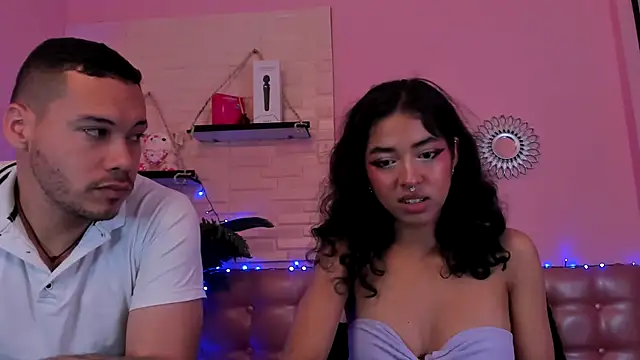 Aronandmoli69 webcam