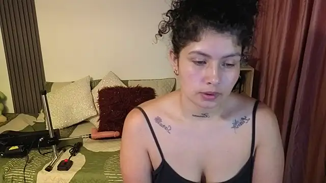 LadyVelvett webcam