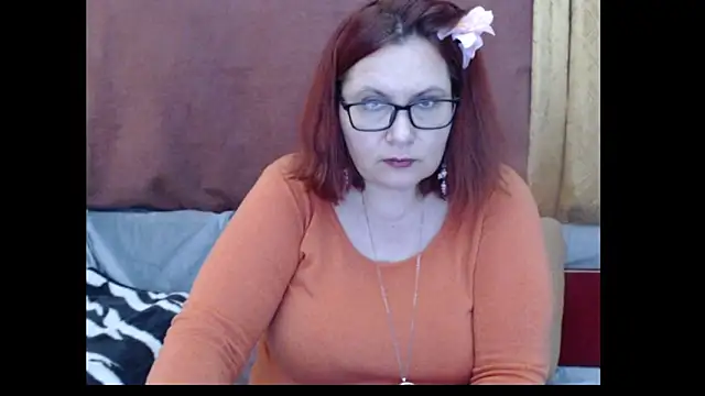 PlayfullMature webcam