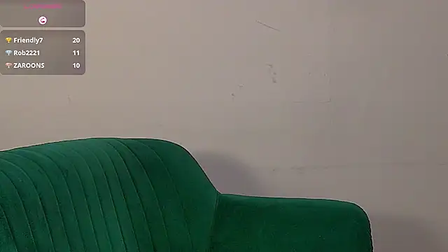 ZoeSkyee webcam