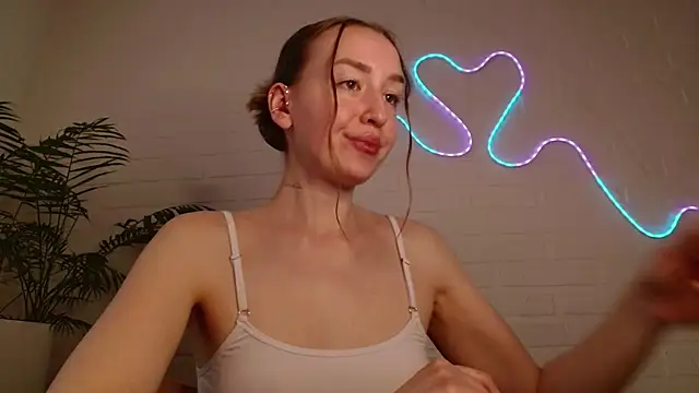 WhitePrincessLuna webcam