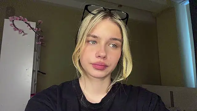earthastinett - EarthaStinett's free webcam - UK Sex Cams