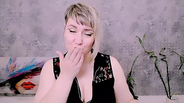 djullia - Djullia's free webcam - UK Sex Cams