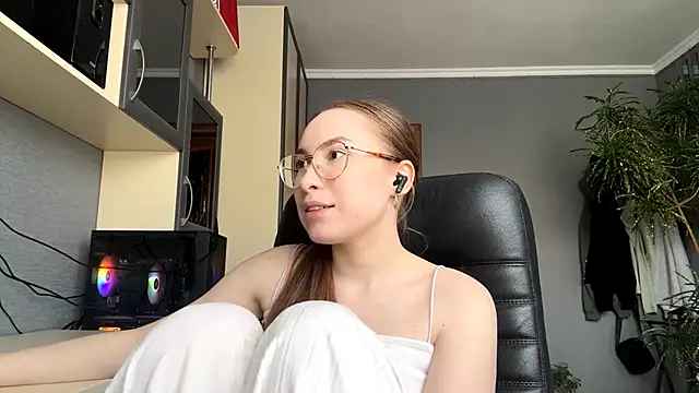 milaissocute - Milaissocute's free webcam - UK Sex Cams